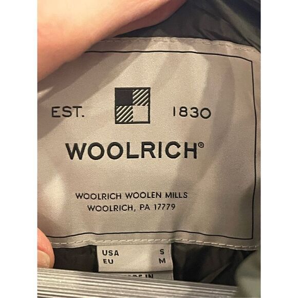 Woolrich Men’s Bering Quilted Jacket - Picture 3 of 11